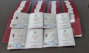 دفترچه اقامت مهاجران افغانستانی چیست و به چه کسانی تعلق می‌گیرد؟ + بروزرسانی آذر ۱۴۰۴